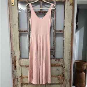 Elegant Pink Sleeveless Dress